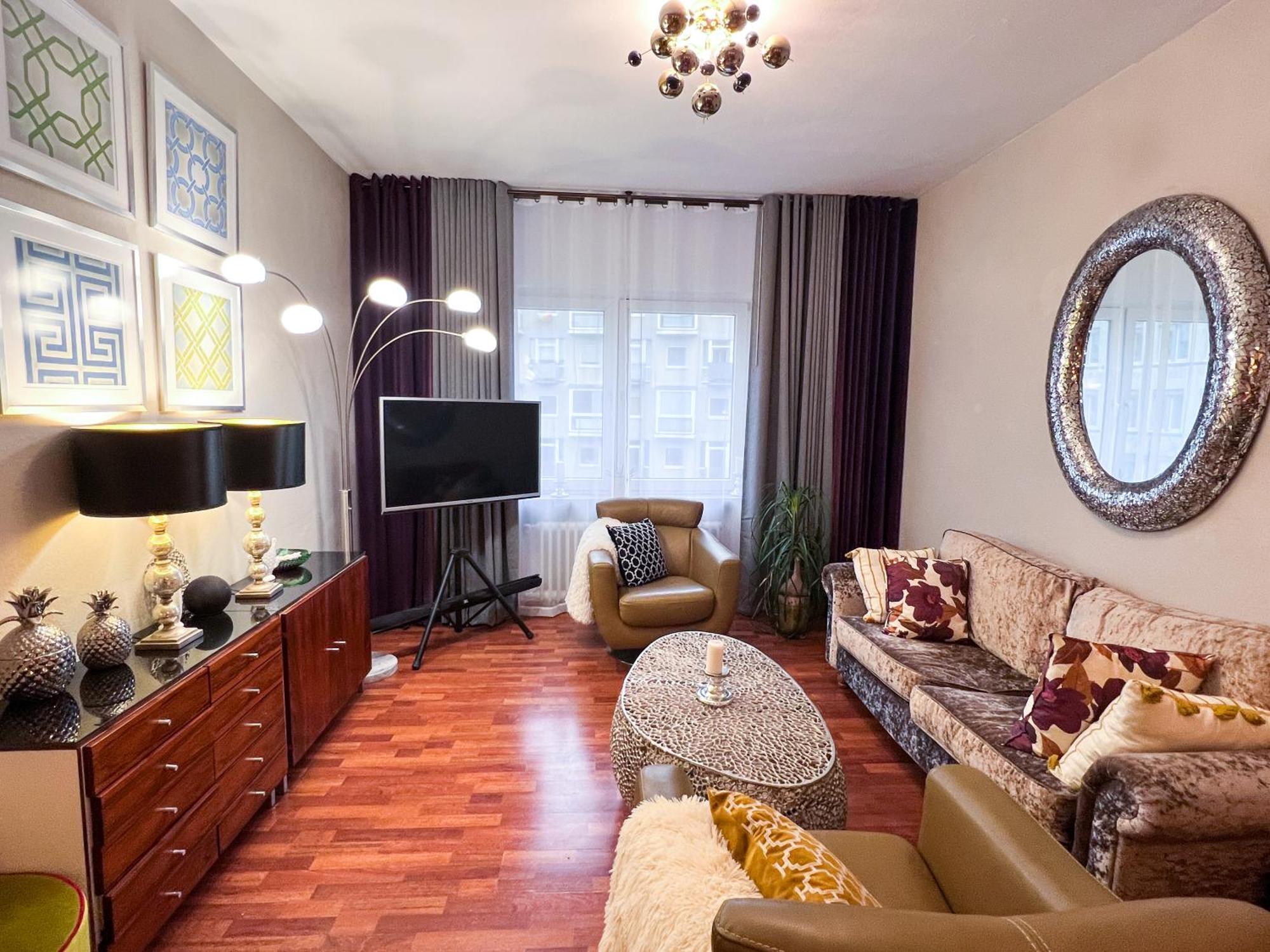Appartement Big, Central And Charming On Schaafenstrasse *